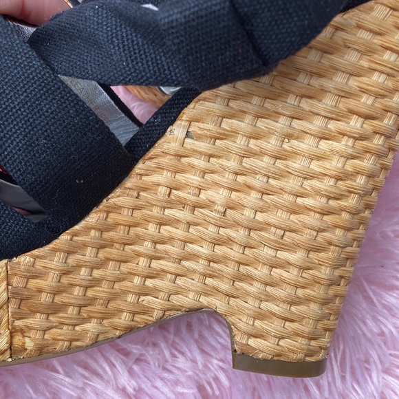 Banana Republic 5” sandals with basket weave heels, buckle straps size 7 - Picture 8 of 11